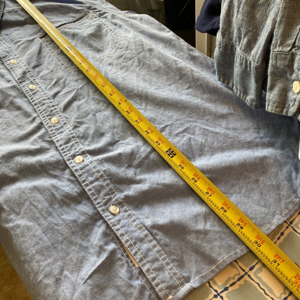 Levis Men Large Chambray Work Shirt Light Blue Short Sleeve Triple Stitch Gusset